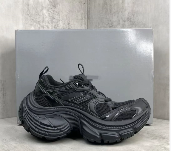 Balenciaga 10XL