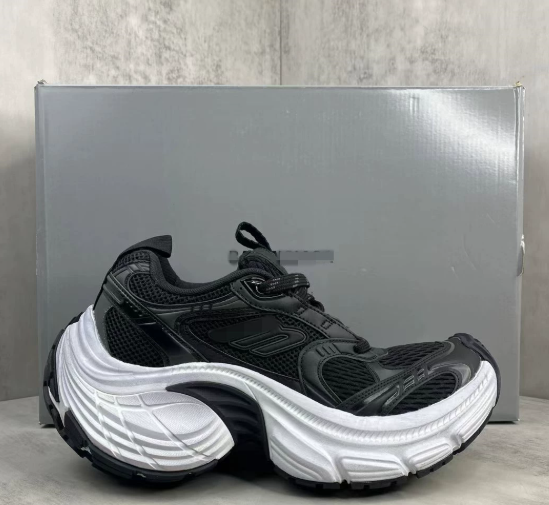 Balenciaga 10XL