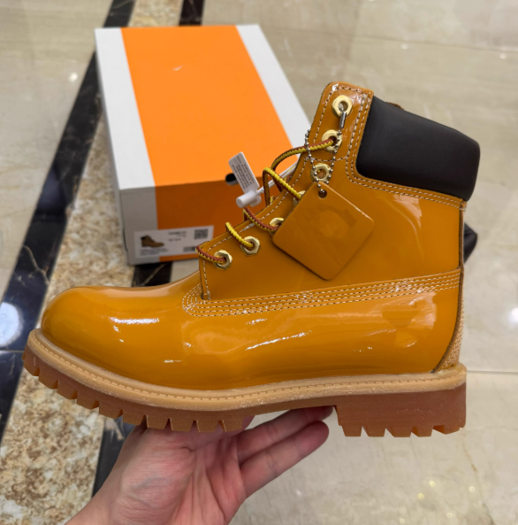 Timberlands Glossy/Silver Boots