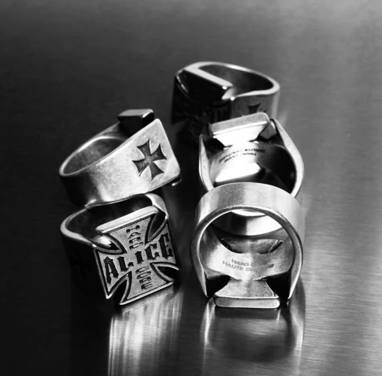 Alice Hollywood Ring